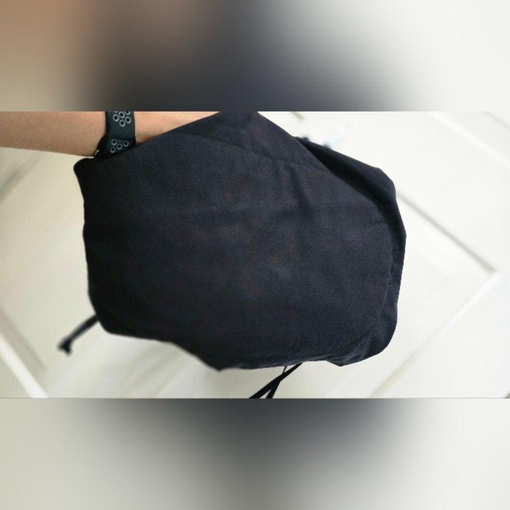 Uniqlo Black  Draw String Bag With Inner Pockets-NWT - Picture 9 of 13